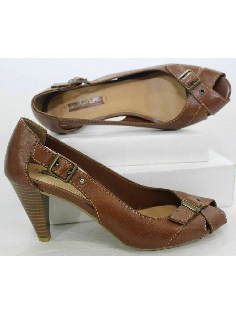 Thom McAn Brown Leather High Heel Sandal Womens Mismatched Size Left 6 Right 6.5